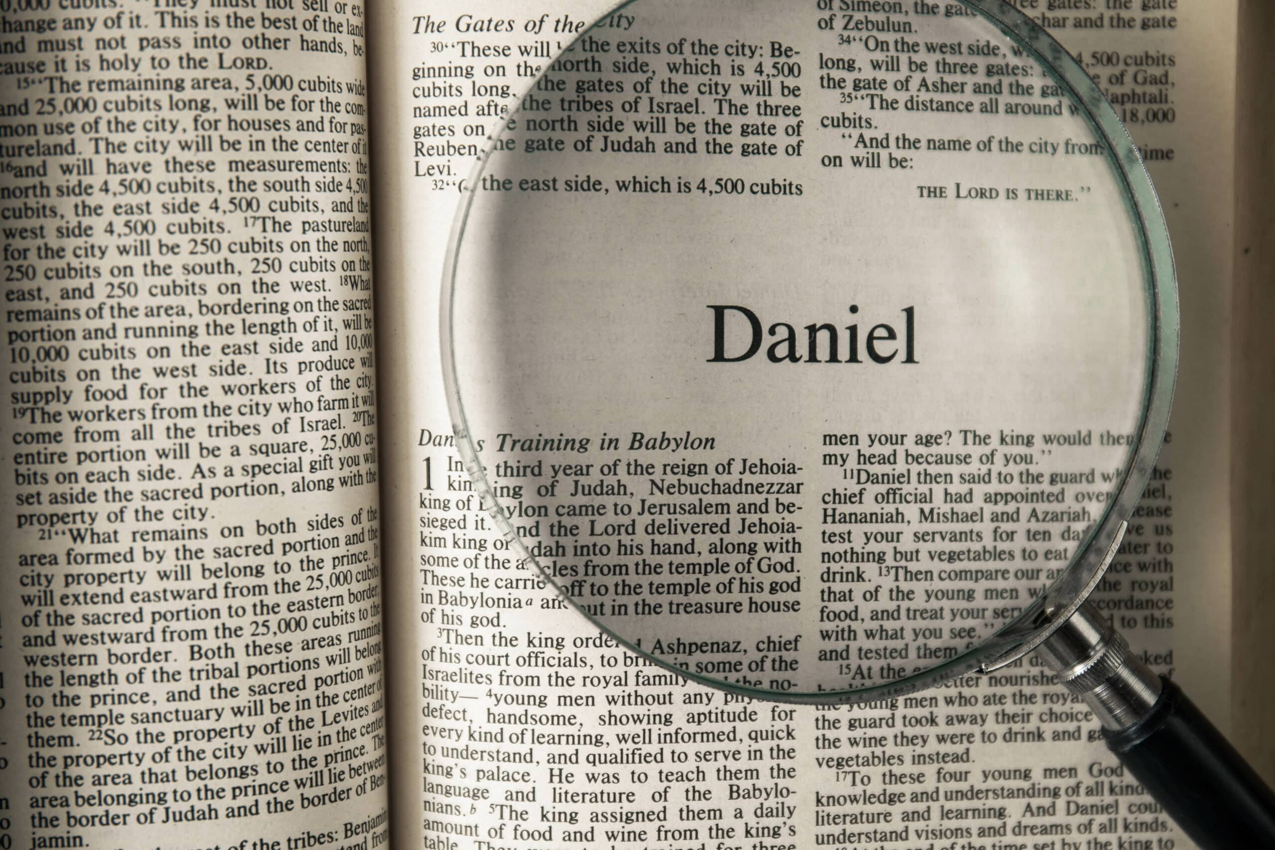 Daniel-Wayne Barber/Part 30 shutterstock_261955667